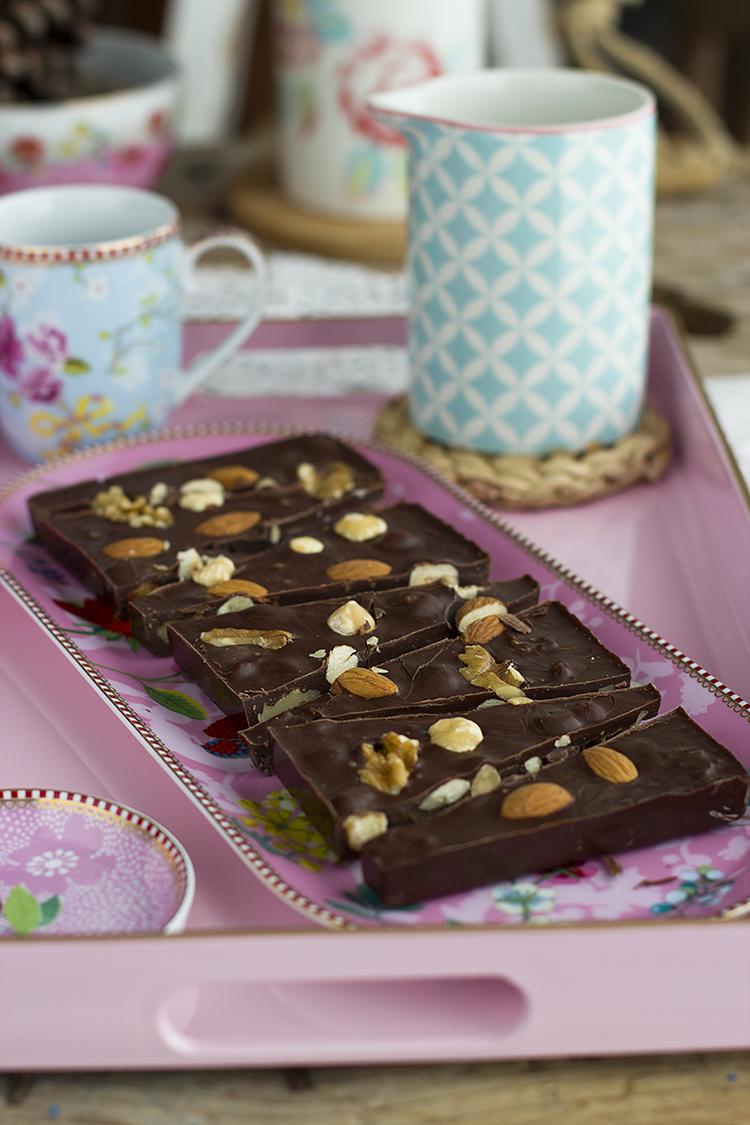 Tableta de Chocolate con Cacahuete y Frutos Secos receta fácil