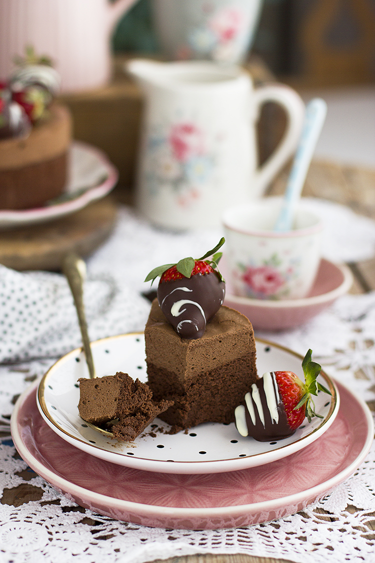 Tarta de Chocolate con 2 ingredientes saludable y sencilla